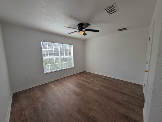 Building Photo - 1148 Aladdin Rd