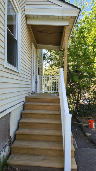 Building Photo - 1210 Swetland St