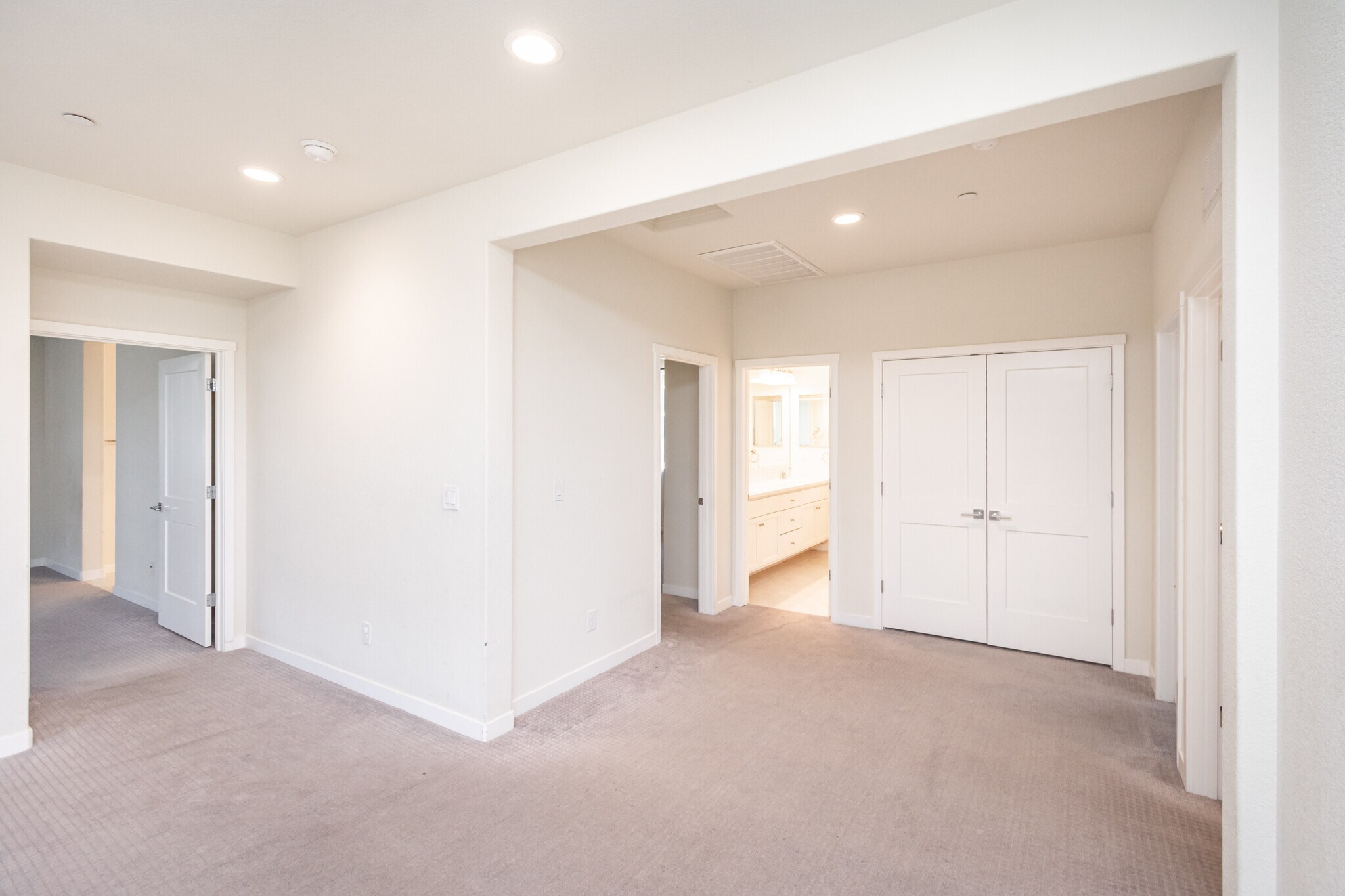 Building Photo - 4455 English Elm St