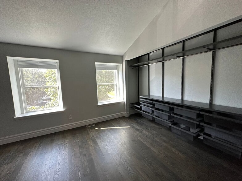 Building Photo - 279 Pheasant Run