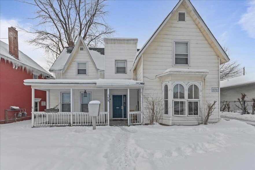 Building Photo - 158 Main St