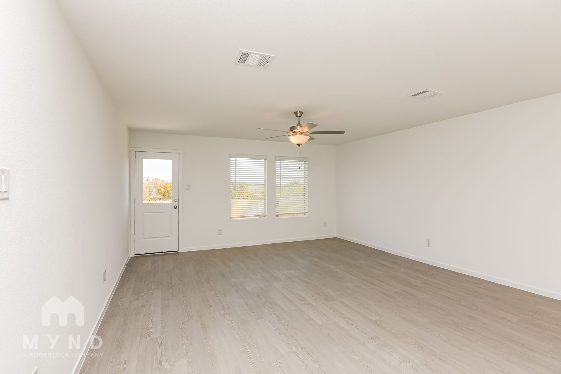 Building Photo - 2713 Ctr Crk Ln