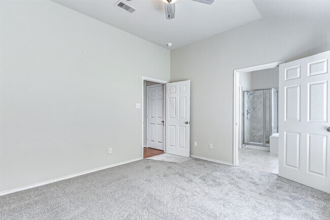 Building Photo - 12838 Pecan Shores Dr