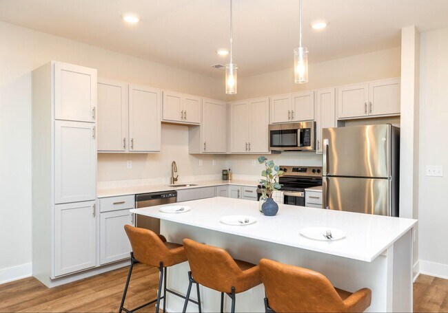 Building Photo - Vervain-1 Bedroom + Den B