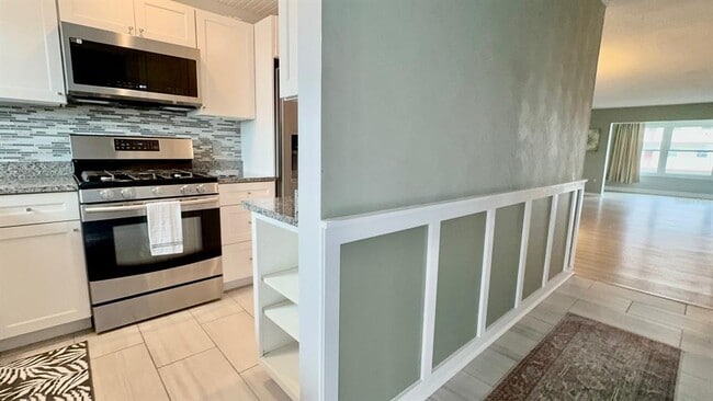 Building Photo - 3128 59th St S