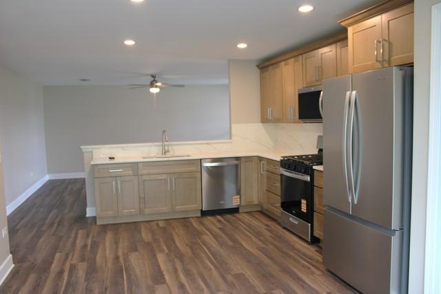 Building Photo - 520 Carriage Ct