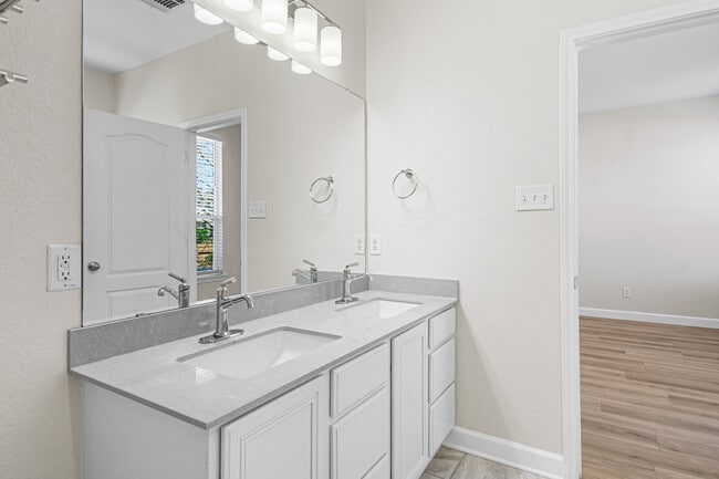 Building Photo - 2073 Turkey Creek