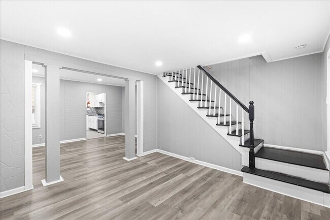 Building Photo - 505 Wood St