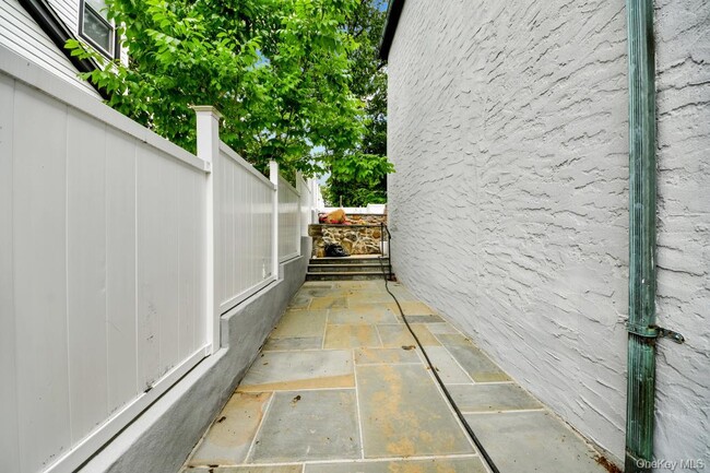 Building Photo - 210 Rumsey Rd