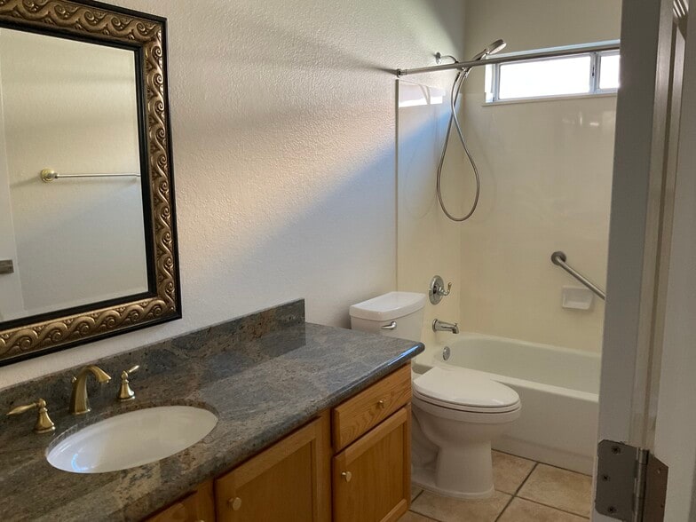 Building Photo - 4307 E South Fork Dr