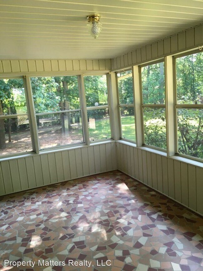 Building Photo - 3 br, 1 bath House - 1533 Pioneer Lane