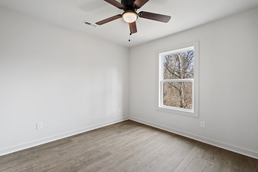 Building Photo - 4621 Julian St