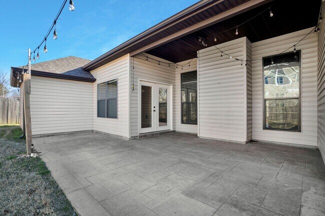 Building Photo - Stunning 4 Bed 2 Bath Home close to Elm Springs Walmart!