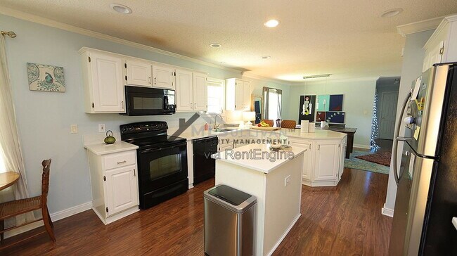 Building Photo - 1610 Marly Dr