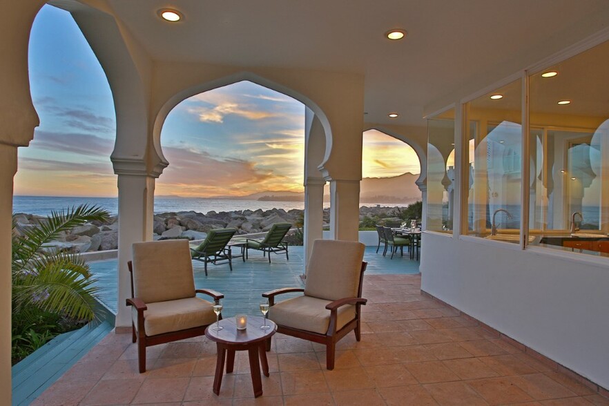 Oceanfront Estate: Loggia - 871 Sand Point Rd