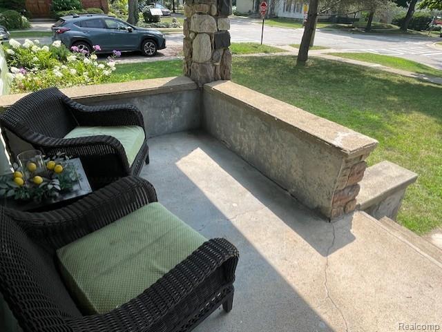 Building Photo - 21 E Church St