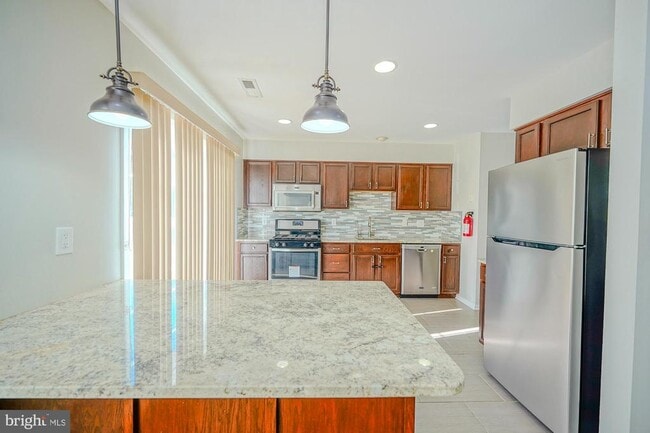 Building Photo - 3908 Grenwich Ln