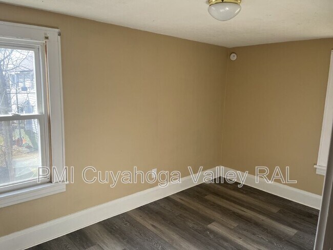 Building Photo - 2080 Manister Ct