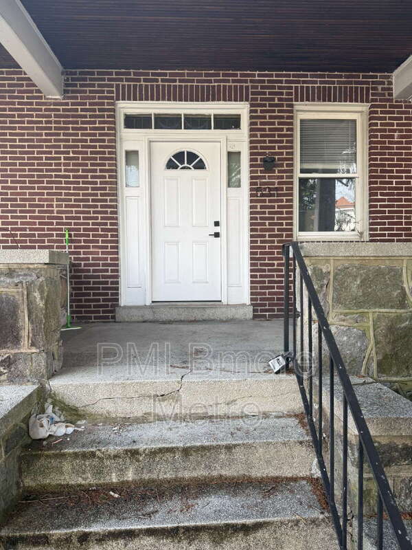 Building Photo - 531 Willow Ave