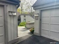 Building Photo - 593 Heritage Vlg