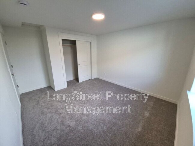 Building Photo - 4694 Finch St