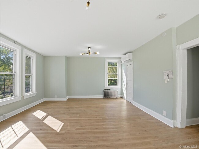 Building Photo - 406 S 3rd Ave