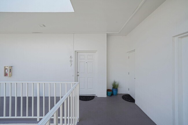 Building Photo - 1770 E Las Olas Blvd