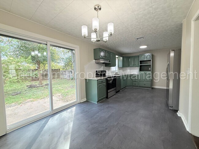 Building Photo - For Lease | Tulsa | Available Now!