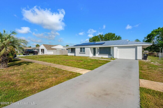 Building Photo - 1310 Mariposa Dr NE