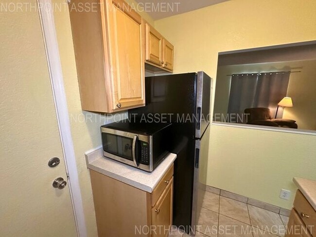 Building Photo - Charming 2BR 1BA Home w/ Pool Access in Fort Lauderdale