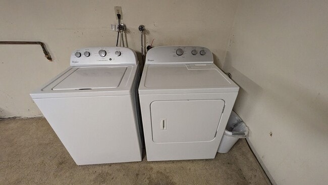 Building Photo - 801 Barksdale Ave