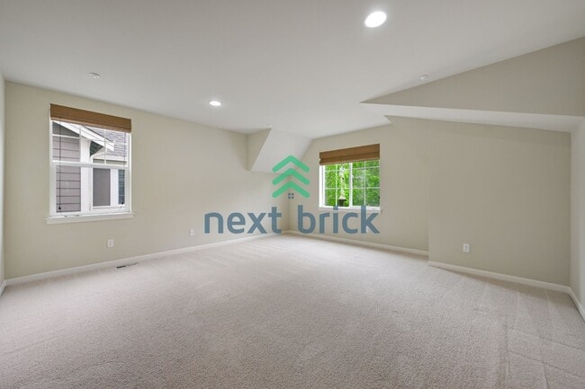 Building Photo - "Charming 4-Bedroom Retreat in Redmond: Spacious 2,540 Sq Ft Home with 2.5 Baths!"