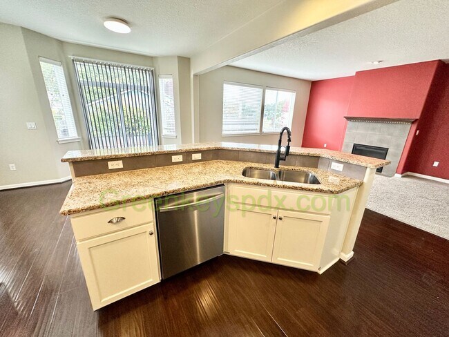 Building Photo - Gorgeous 3-Bedroom 2.5-Bathroom House with...