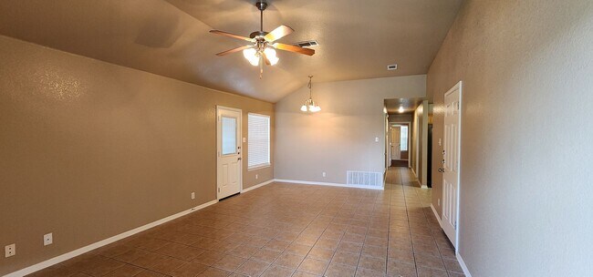Building Photo - 3 Bedroom 2 Bath off Clear Creek Viewable ...