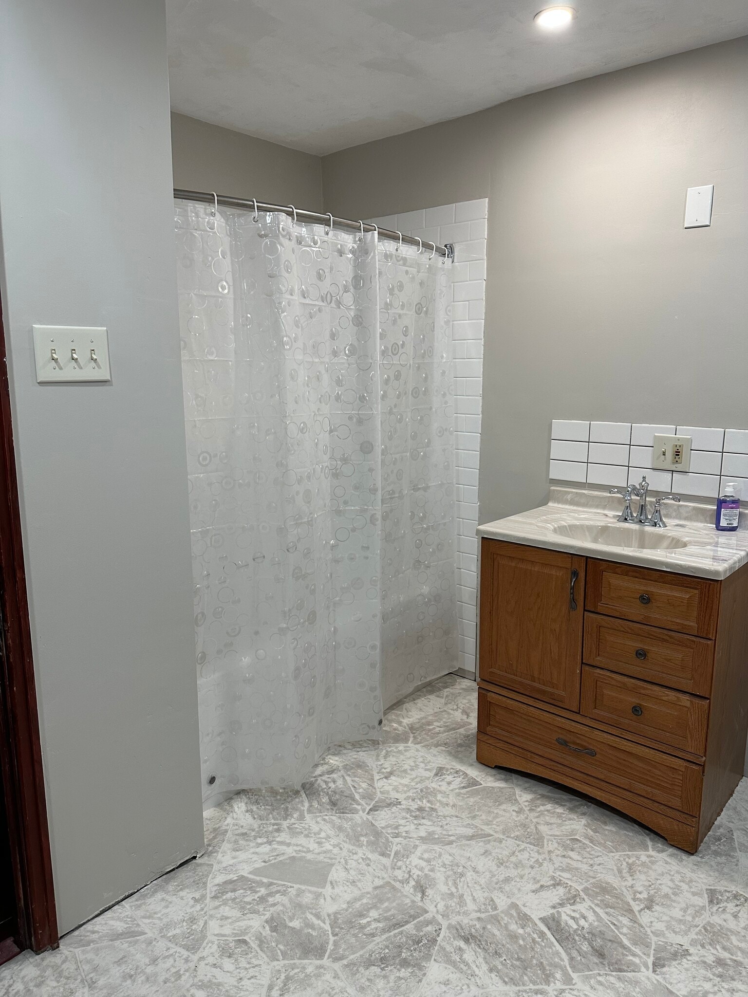 Building Photo - 784 Carpenter St