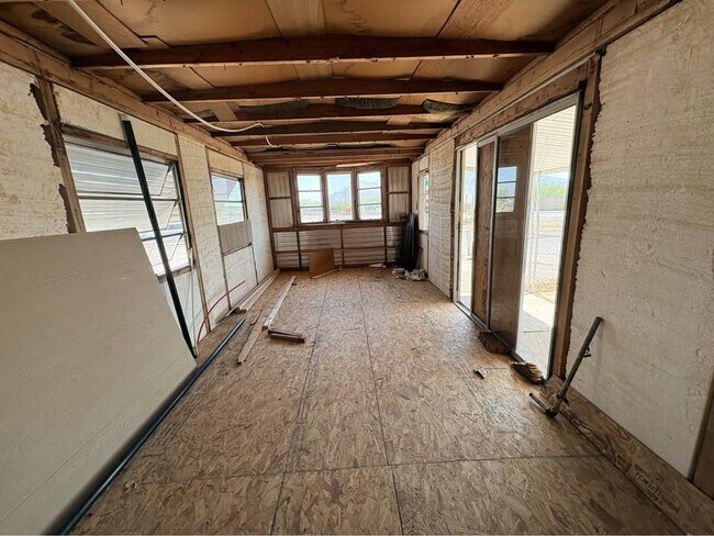 Building Photo - 4541 N Old Romero Rd