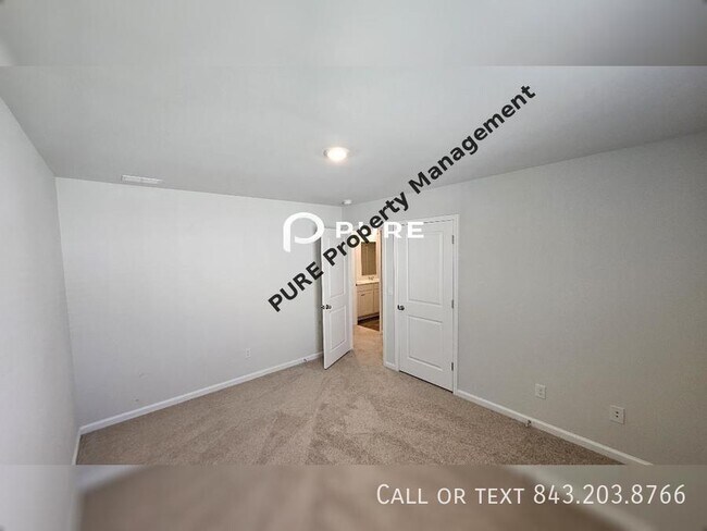 Building Photo - Downstairs Master - 5 BEDROOM HOME Berkele...