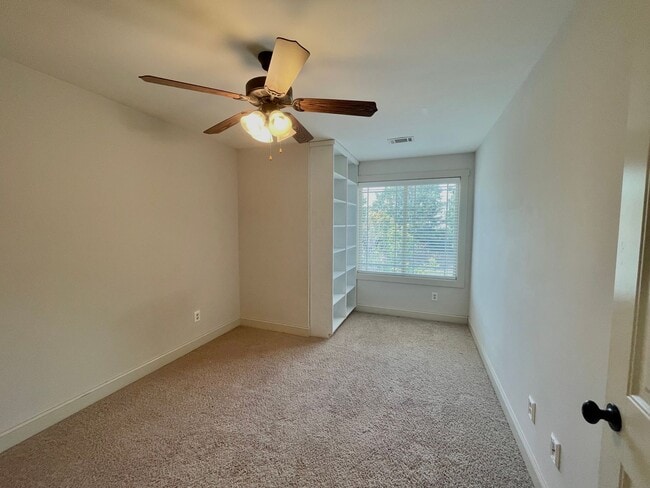 Building Photo - Spacious Home in Solamere with basement