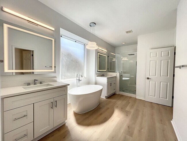 Building Photo - Beautifully Renovated Home in Tampa Palms ...