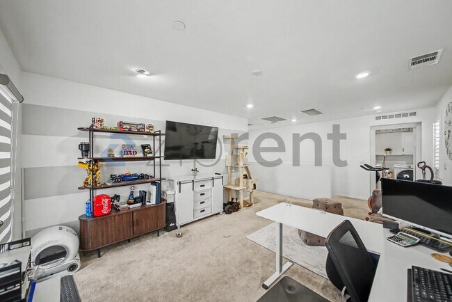 Building Photo - Unit