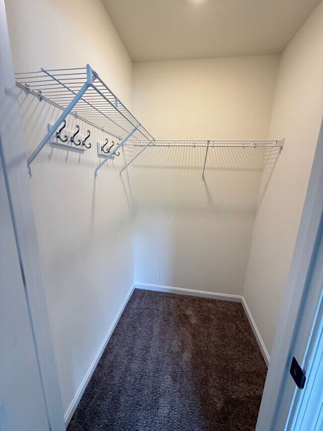 Building Photo - Rivergate