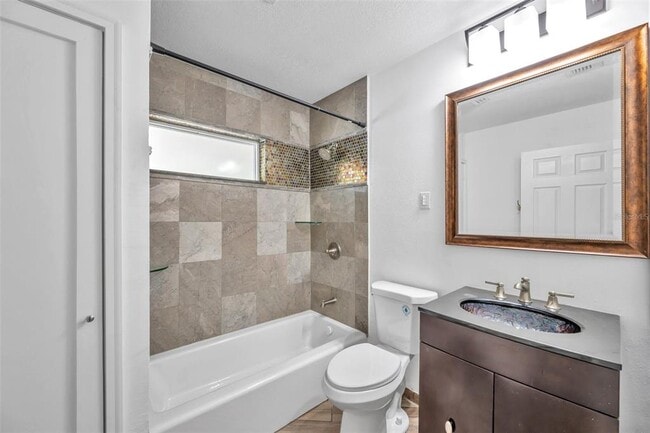 Building Photo - 125 5th Ave N