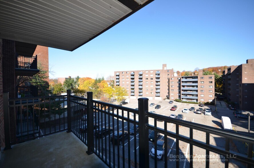 Building Photo - 262 Main St