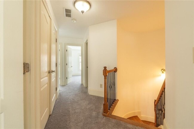 Building Photo - 2771 Durham Dr NE