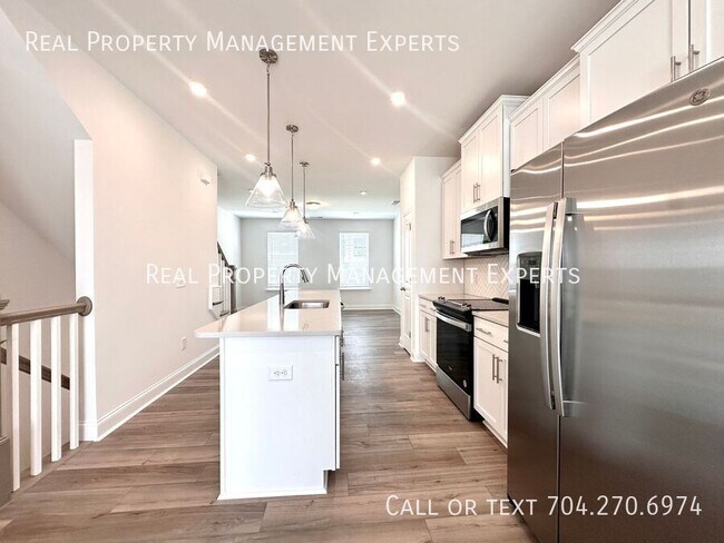 Building Photo - 5027 Layman Dr