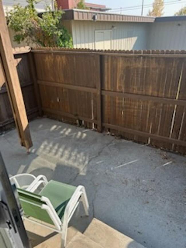 Building Photo - Furnished 1 Bed / 1 Bath – All Utilities Included