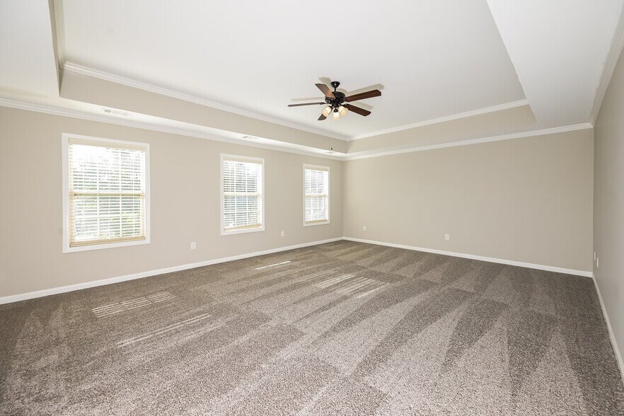 Building Photo - 2048 Woodland Brook Dr