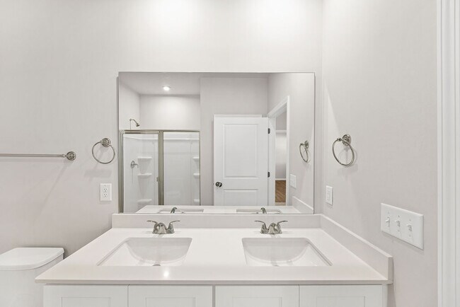 Building Photo - 512 Serena Trl