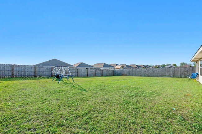 Building Photo - Charming 4BR / 2BA rental in desirable Daphne, AL — great neighborhood, move-in ready.