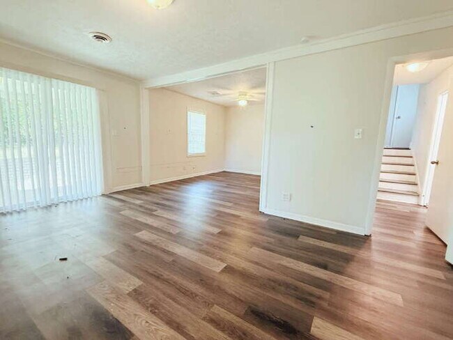 Building Photo - Welcome Home to Timeless Charm and Modern ...